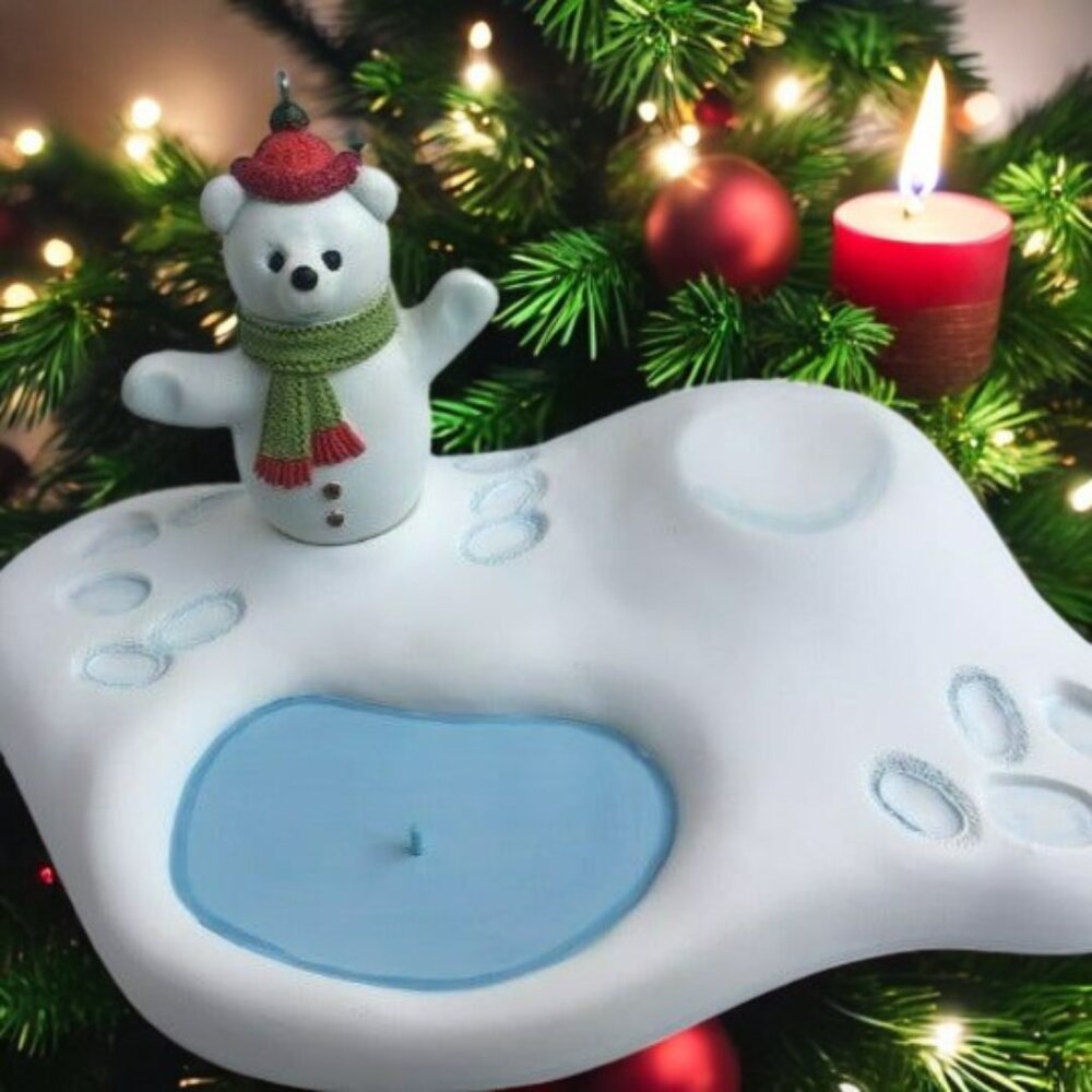 Hallmark Hollyday Hill Snow Cub Club Christmas Platform from 2002